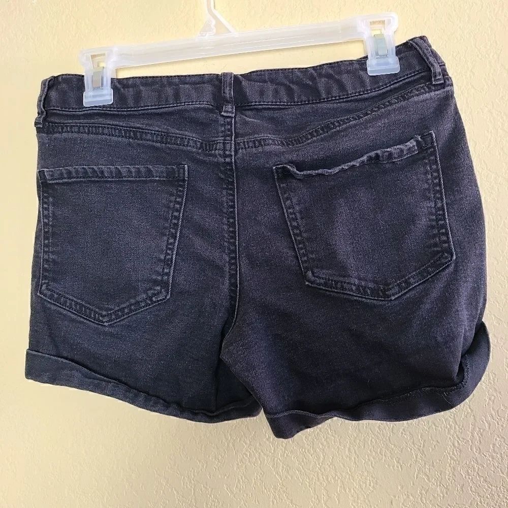 Refuge Distressed Shorts - Picture 6 of 7